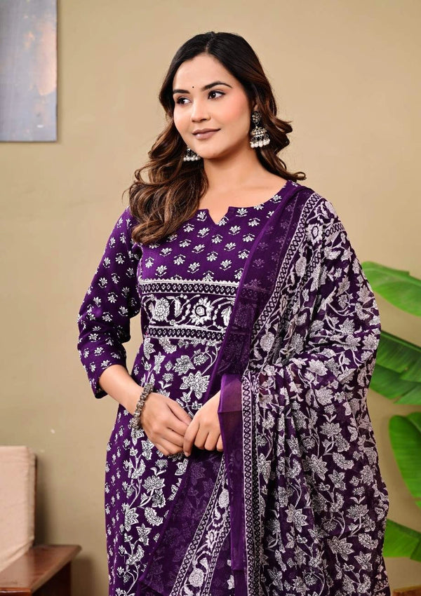Vnyashri Floral Printed Straight Kurta Pant Set with Dupatta