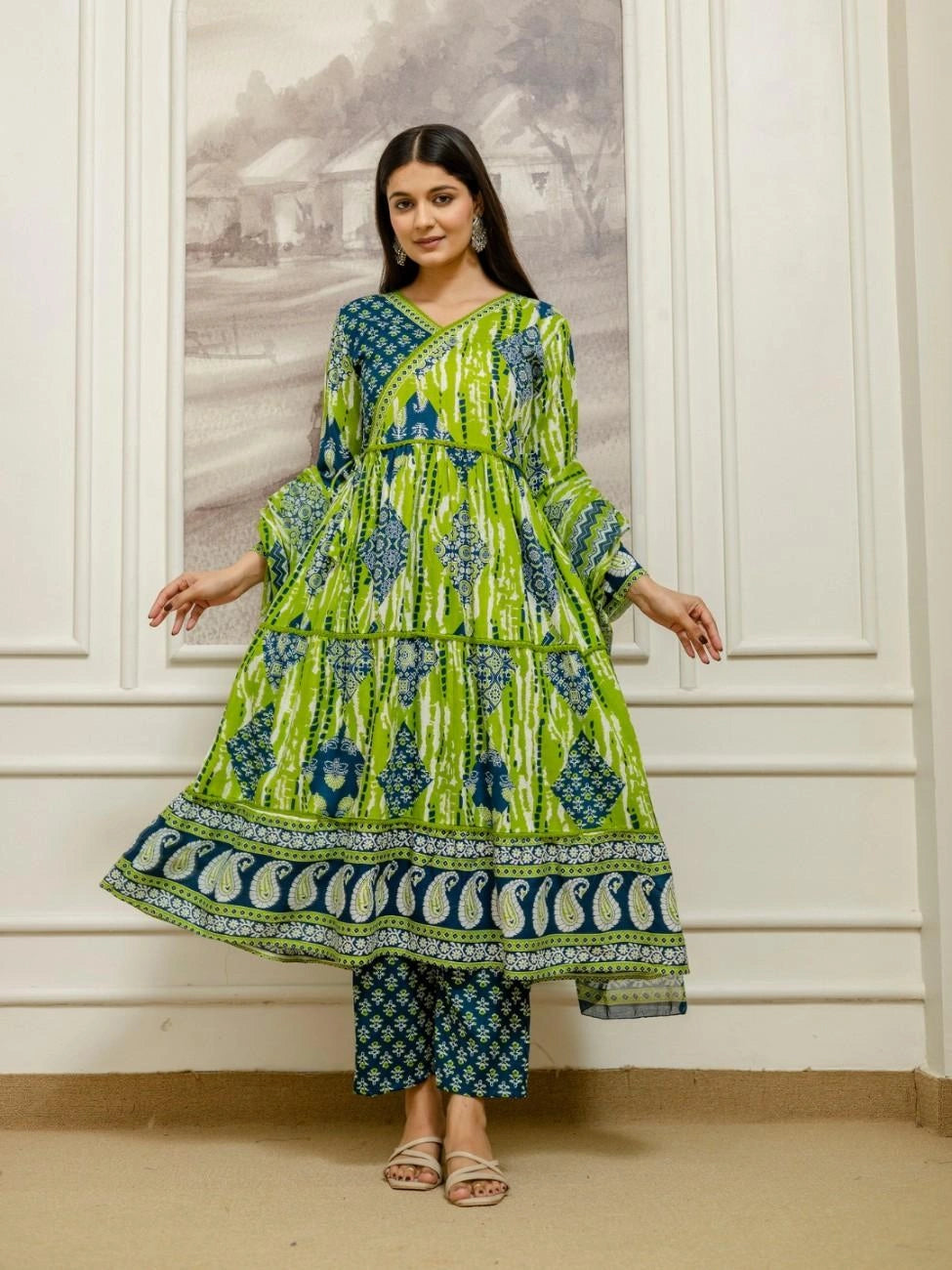 Vnyashri Leheriya Printed Tiered Kurta Pant Set with Dupatta