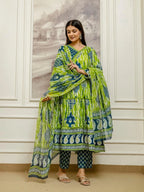 Vnyashri Leheriya Printed Tiered Kurta Pant Set with Dupatta