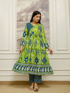 Vnyashri Leheriya Printed Tiered Kurta Pant Set with Dupatta