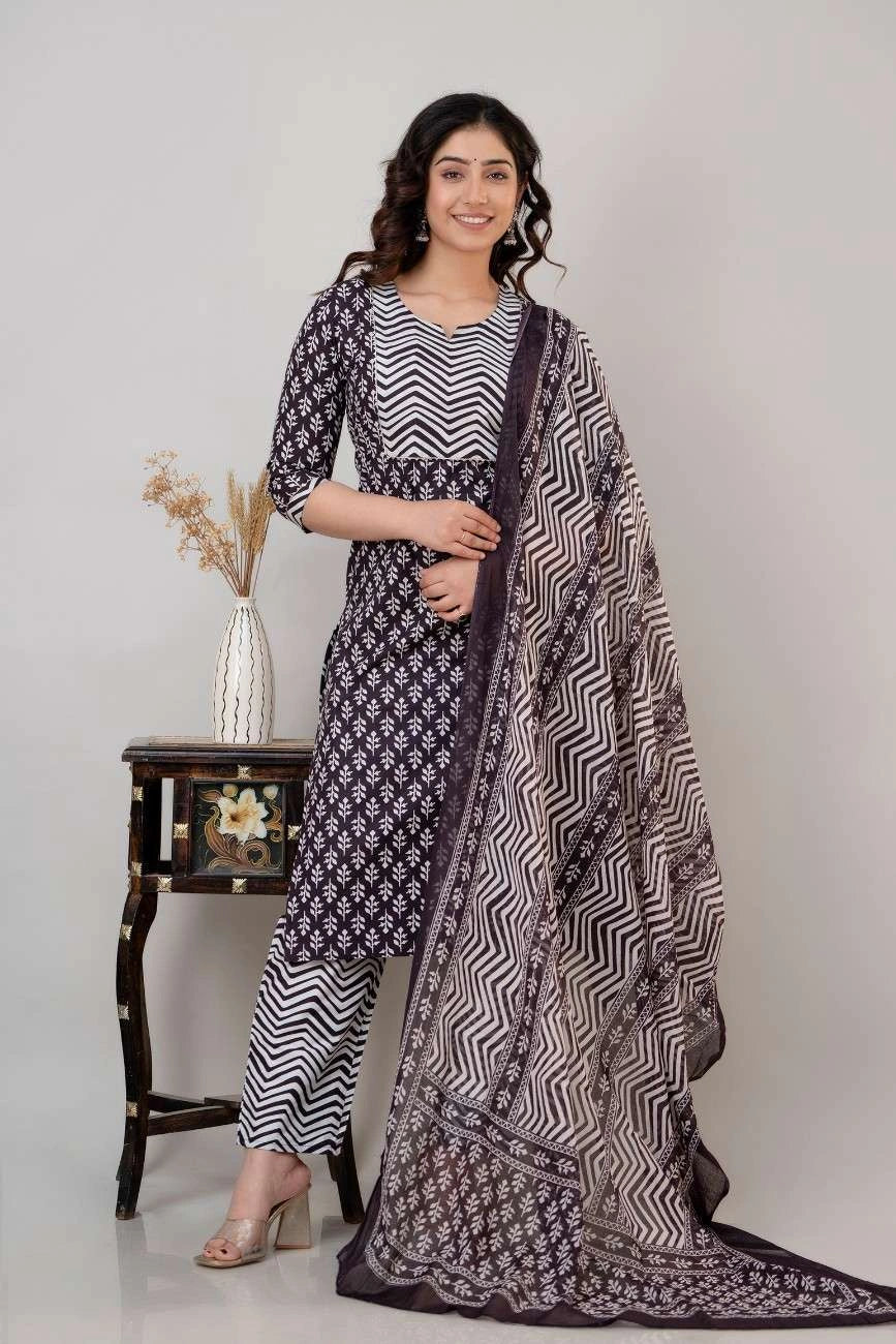 Vnyashri Floral Motfis Printed Cotton Straight Kurta Palazzo Set with Dupatta