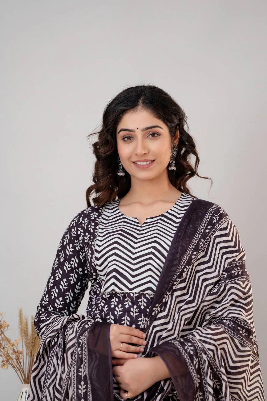 Vnyashri Floral Motfis Printed Cotton Straight Kurta Palazzo Set with Dupatta