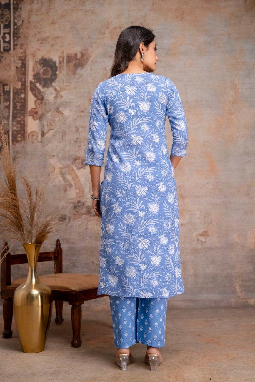 Vnyashri Blue Floral Printed Straight Kurta Trousers Set with Dupatta