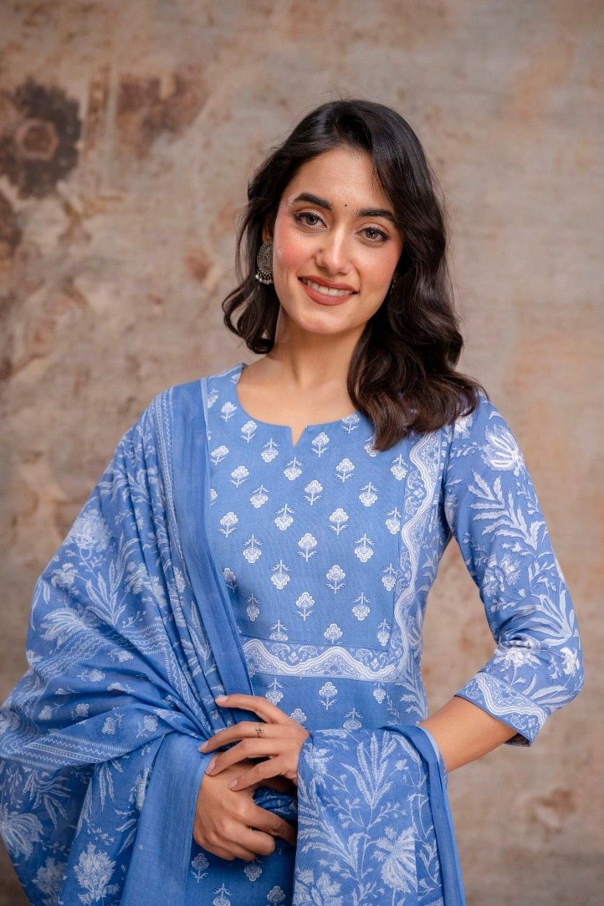 Vnyashri Blue Floral Printed Straight Kurta Trousers Set with Dupatta