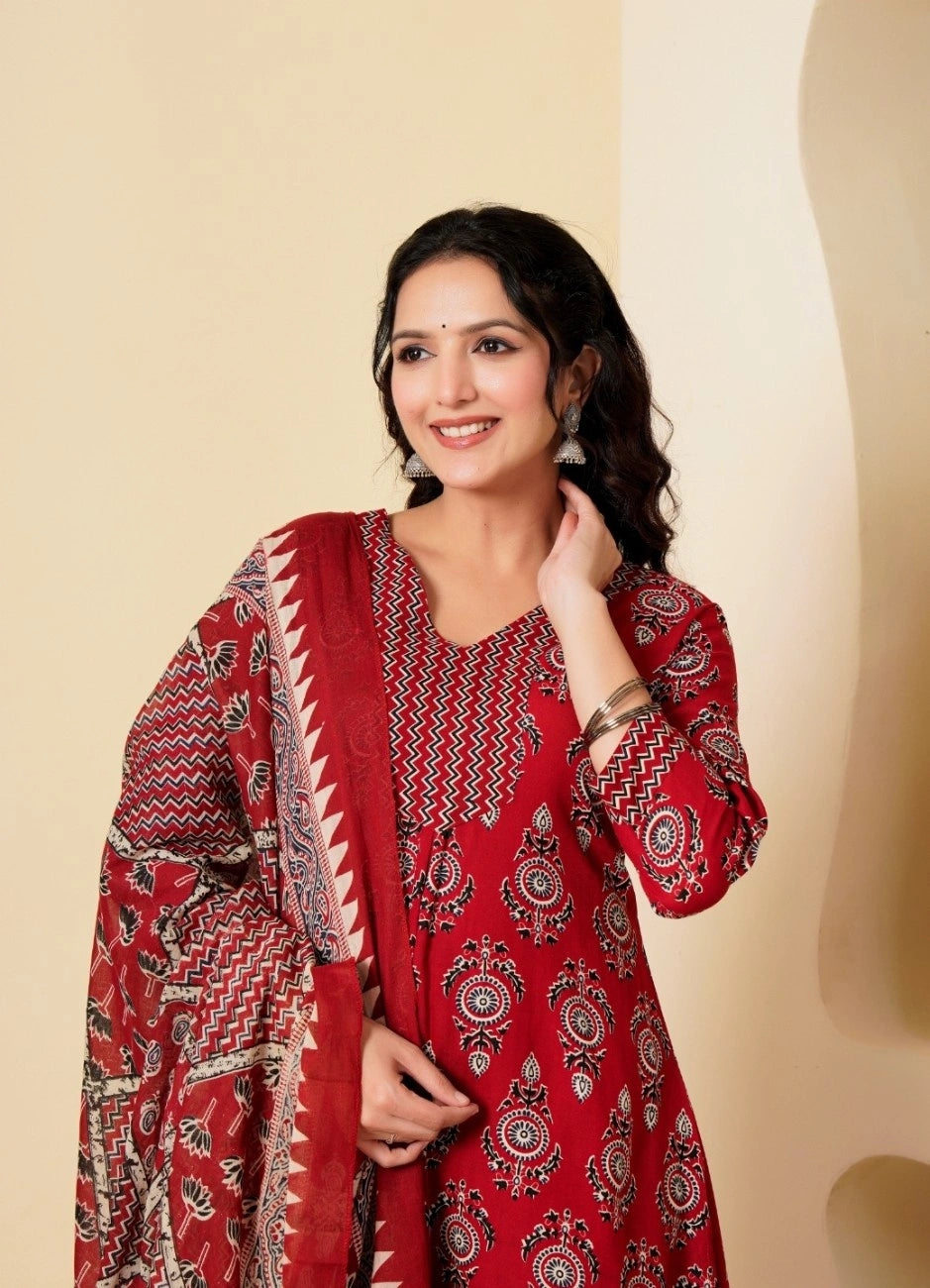 Maroon Ethnic Motifs Printed Regular Kurta Pant Set with Dupatta