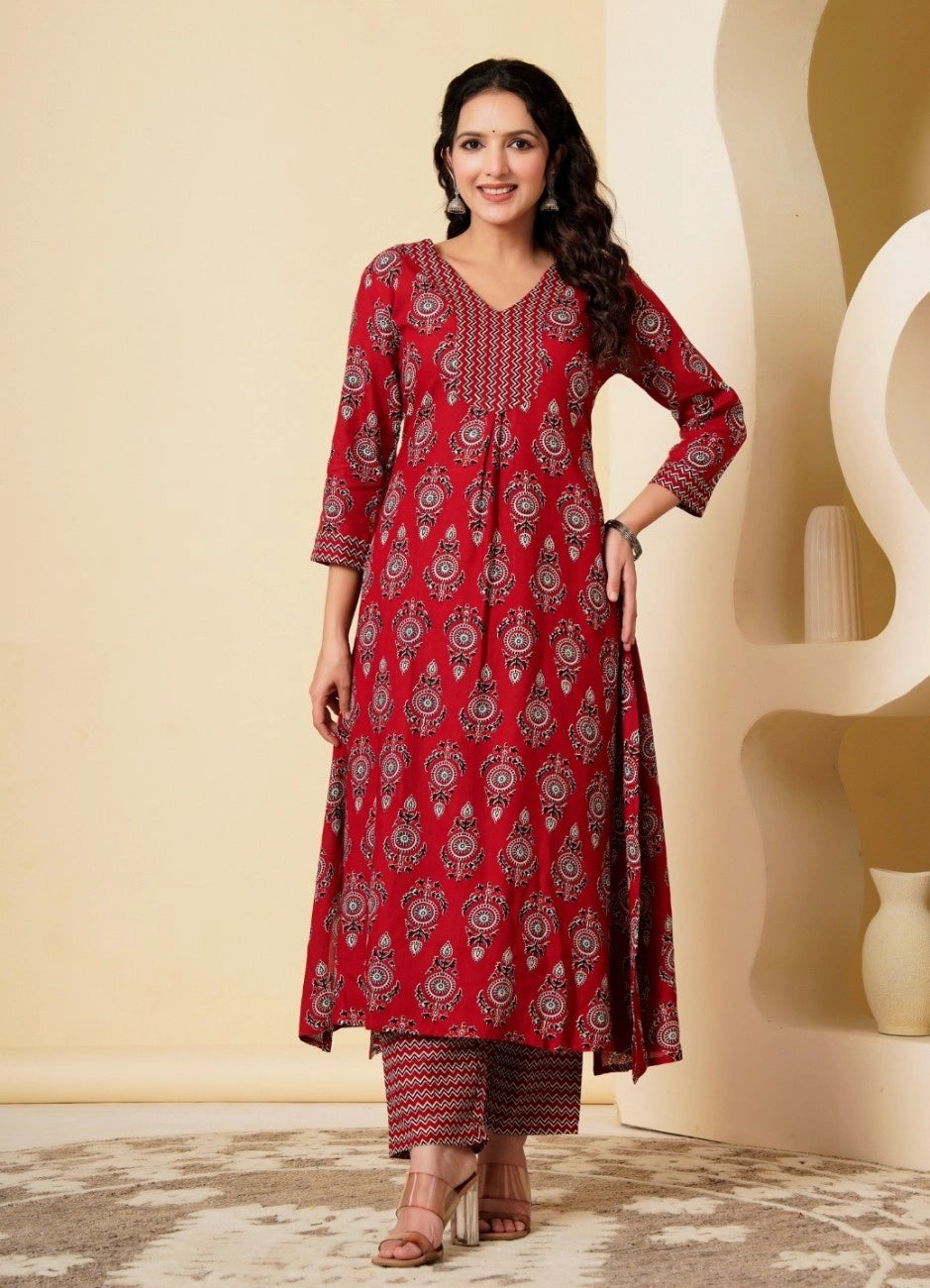 Maroon Ethnic Motifs Printed Regular Kurta Pant Set with Dupatta
