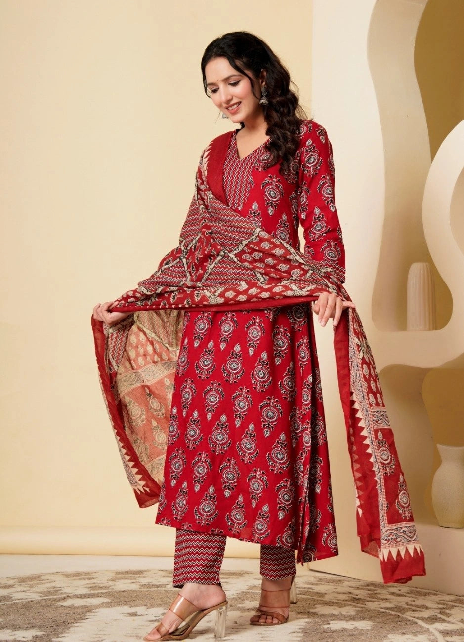 Maroon Ethnic Motifs Printed Regular Kurta Pant Set with Dupatta
